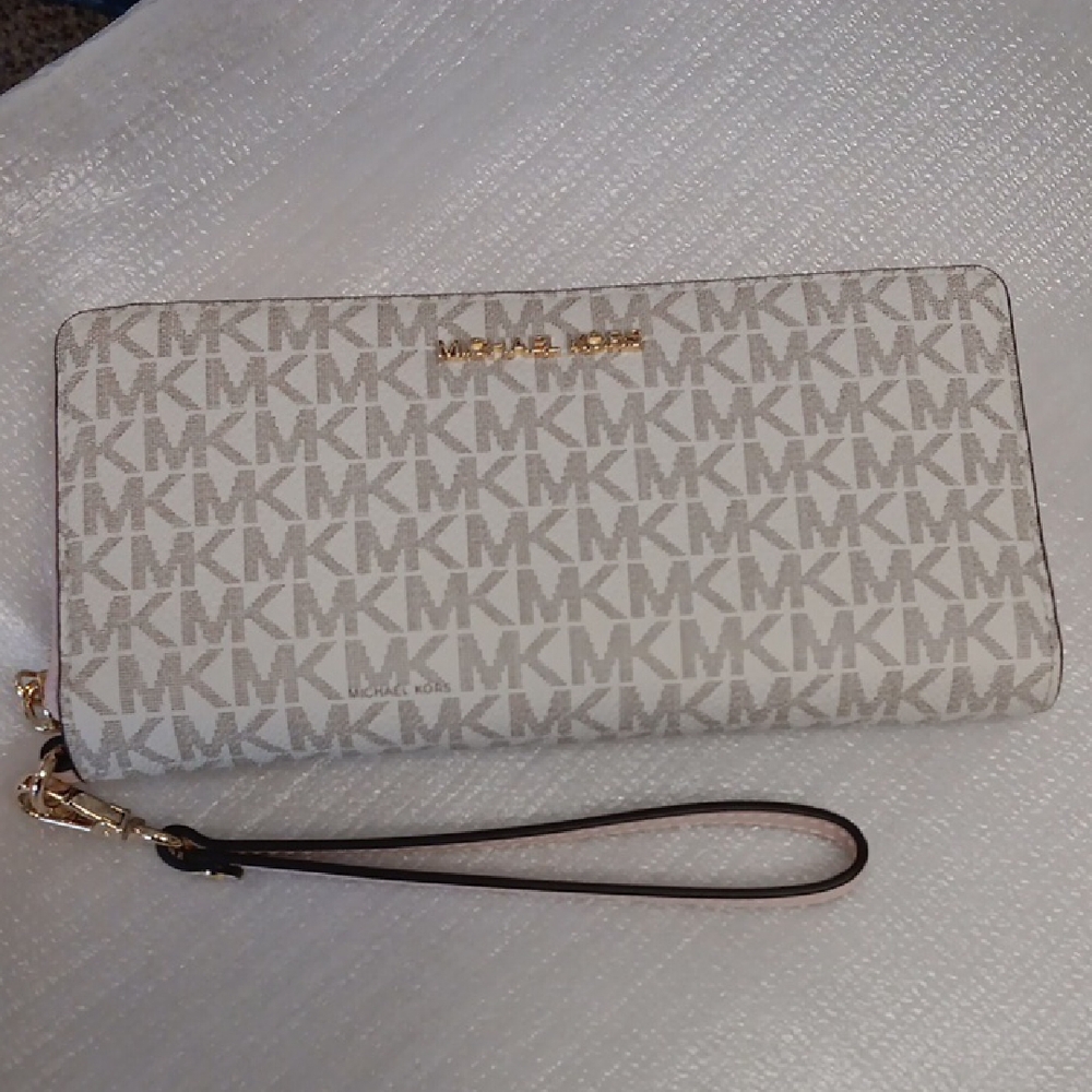 Michael Kors Gray Logo and Pale Pink Accent Wallet New w/tags